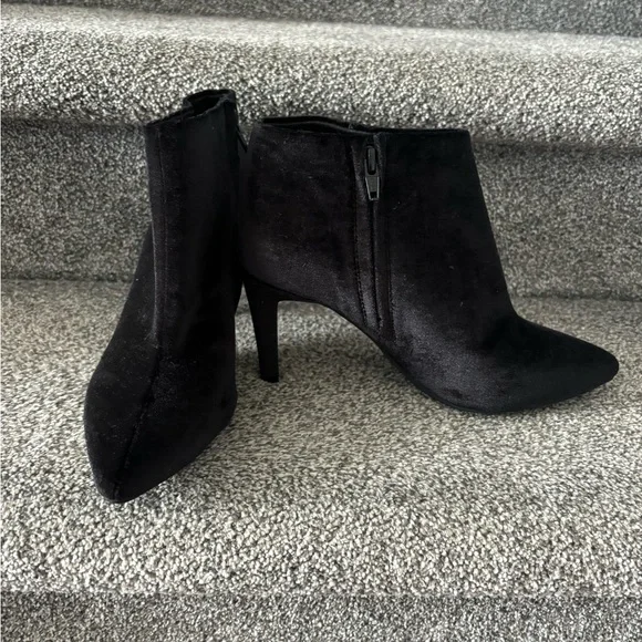 Velvety booties - Picture 3 of 5